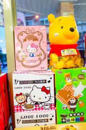 Hello Kitty填餡巧心蛋捲禮盒-附提袋